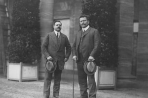 Heinrich Weber (links) mit Manager; Sammlung privat